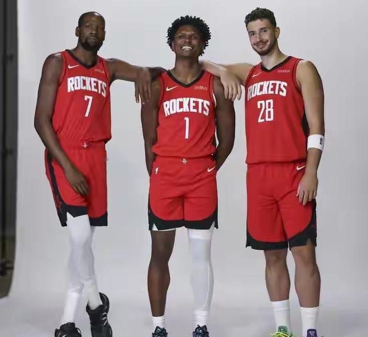 湖人VS火箭
艾顿继续硬气一把
把申京往死里打
要说联盟打球动作最丑的非申京莫属