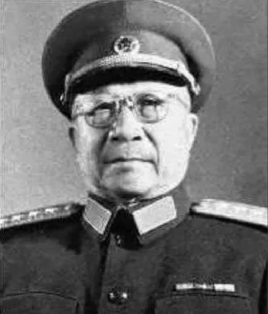 1943年，新四军副军长张云逸抓了国军将领赵凤藻的独子，对方想用10挺机枪、10