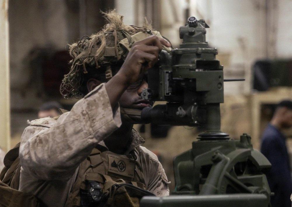 22MEU的马润在“硫磺岛”号（USS Iwo Jima, LHD-7）两栖攻击