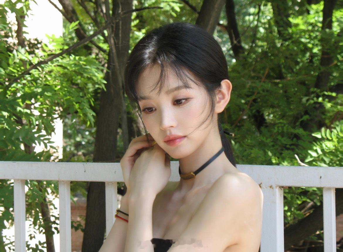 这个小女子把我萌化了田曦薇跳爱你手势舞田曦薇跳了爱你