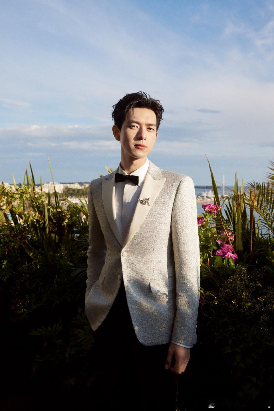 prada代言人李现 lx李现卡地亚品牌大使  又是一个阳光清晨秋风不见夏日如火