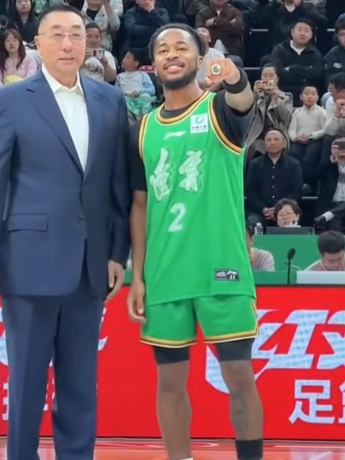 超跑库珀！今夜辽宁104-93战胜四川，本场比赛辽宁小外援库珀状态火热，出战34