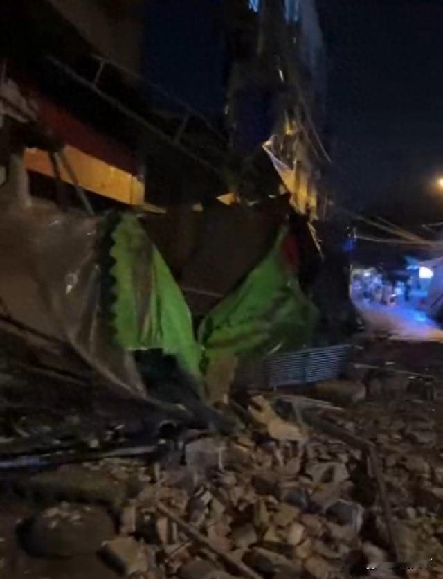 刷到柳州地震，突然想通透5件事
 
刷到柳州地震的消息，看着大家紧急避险、匆忙撤