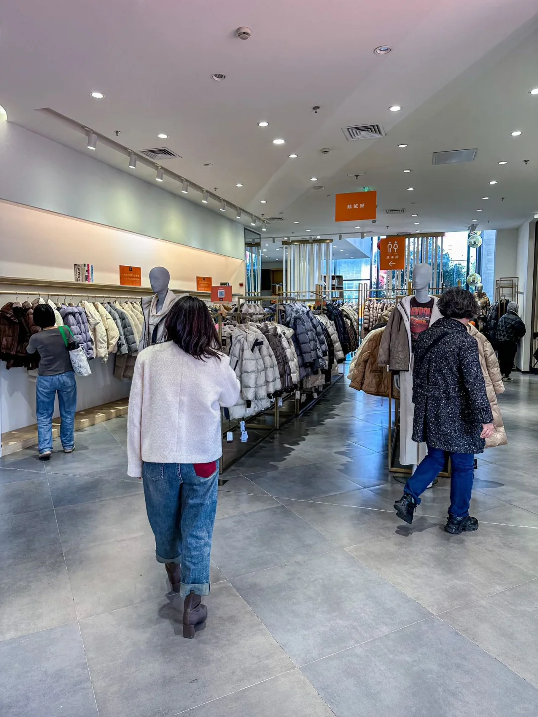 原来这不只有羊绒大衣，也🈶羽绒服……？？