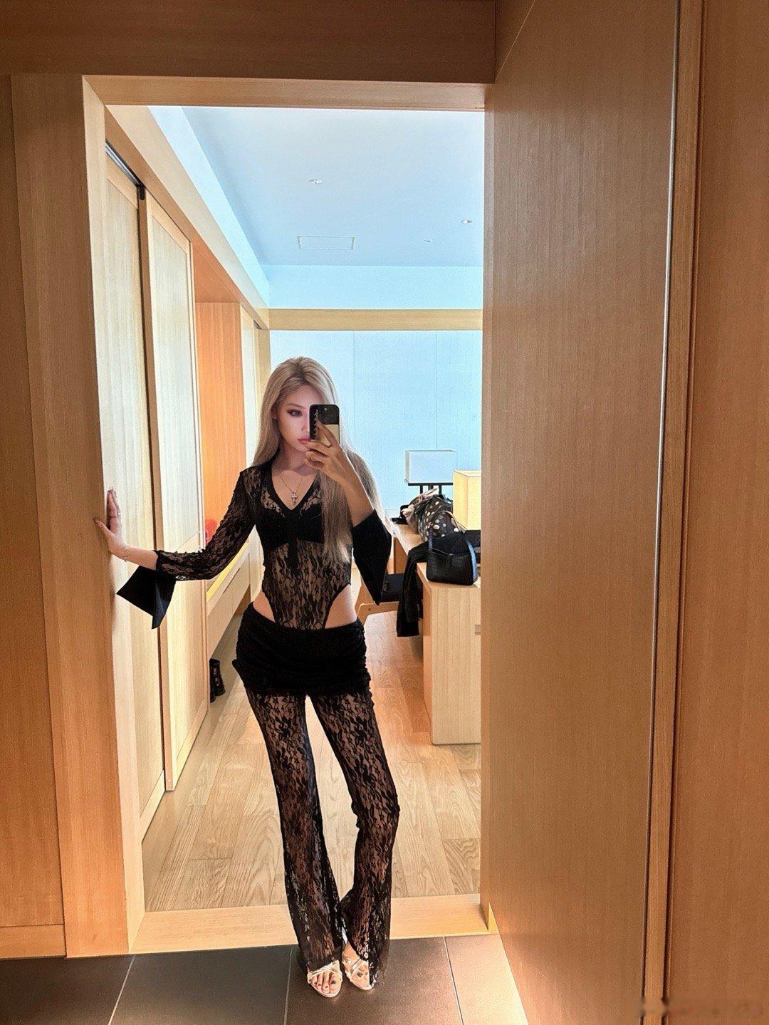 我查过了 她的星座就是不爱回信息  ​​​