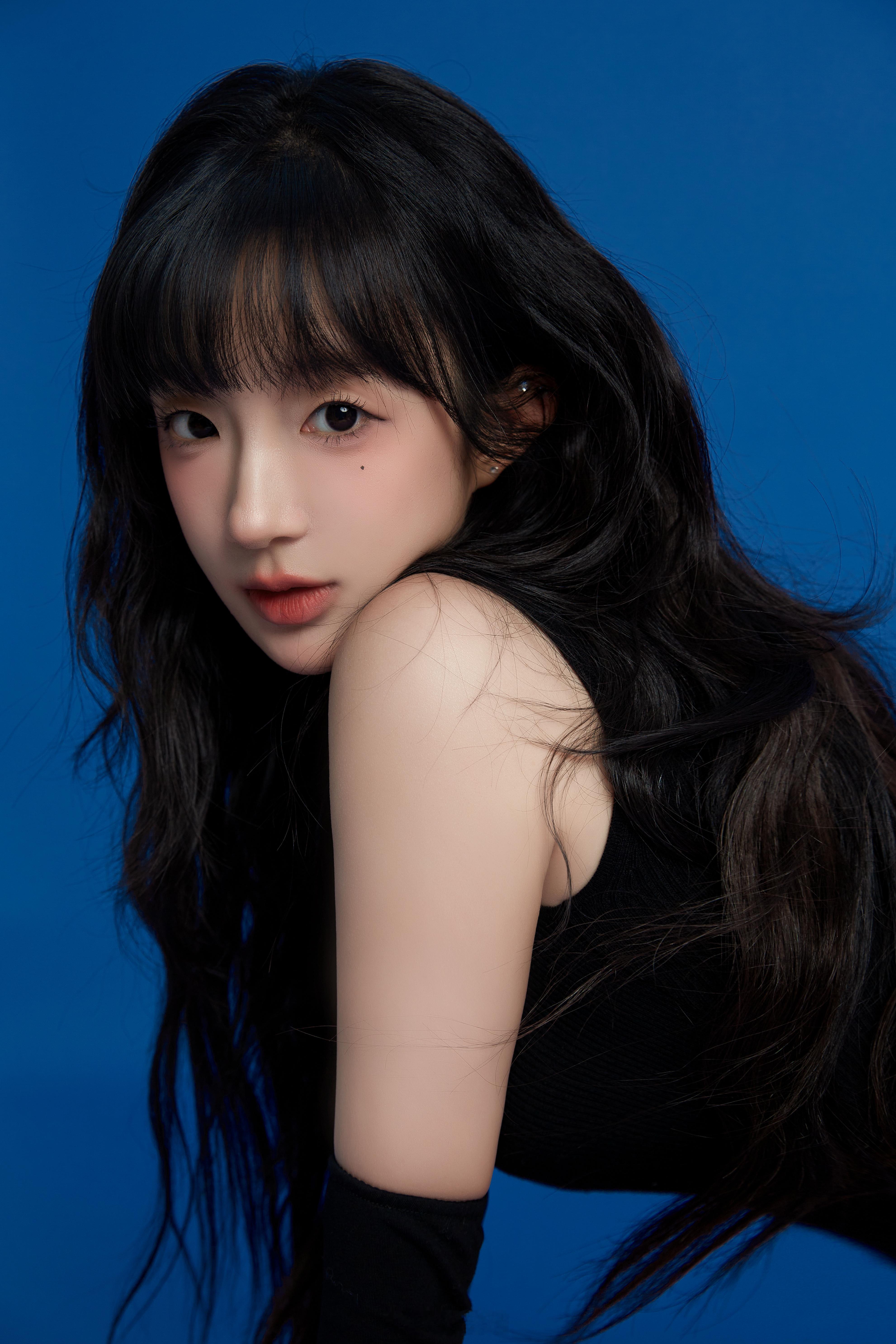 还有一组写真库存嘻嘻嘻帅气紫啧来也象韵洁[超话]写真短剧演员 ​​​