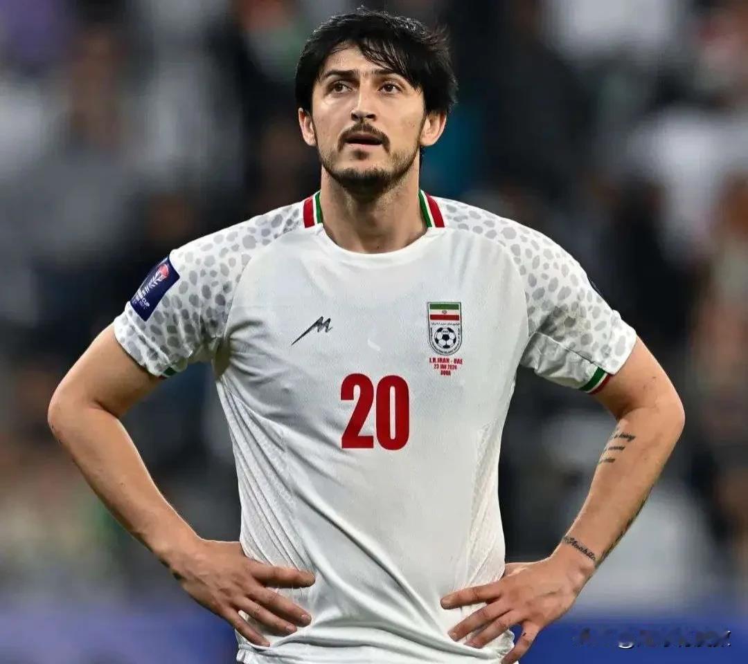 阿兹蒙是真厉害，重回亚洲首场比赛就踩了一脚老东家
这位伊朗国脚在7月28日刚刚加