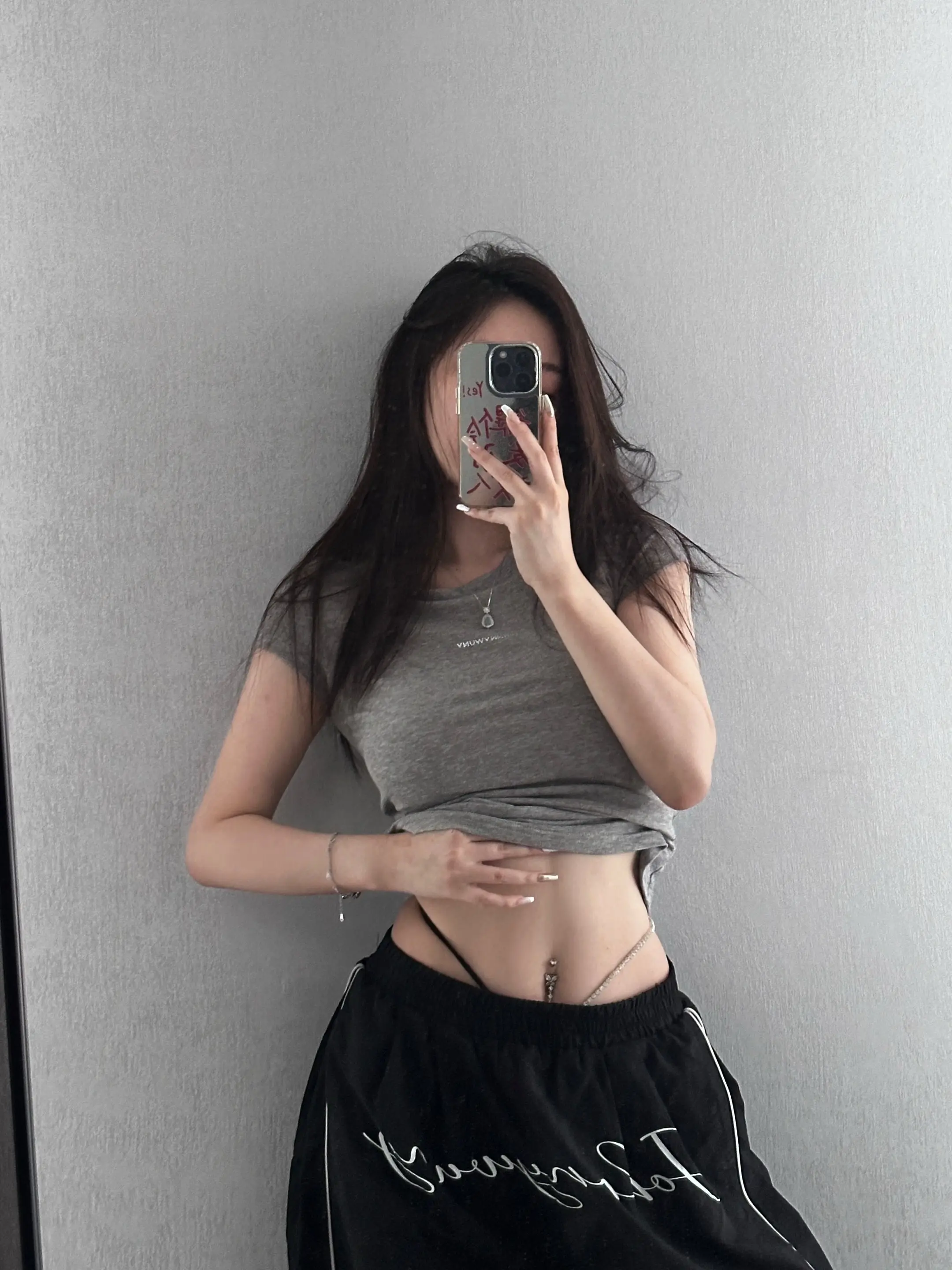 我翻了你朋友圈近照 你身材比想象中劲爆。