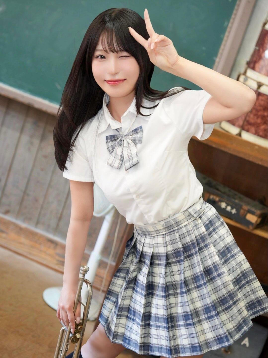 真心话茶局书声琅琅传，琴韵悠扬长。