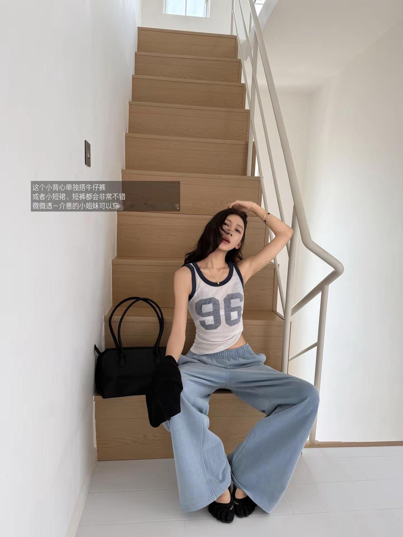 如图高温来袭这套OOTD超顶