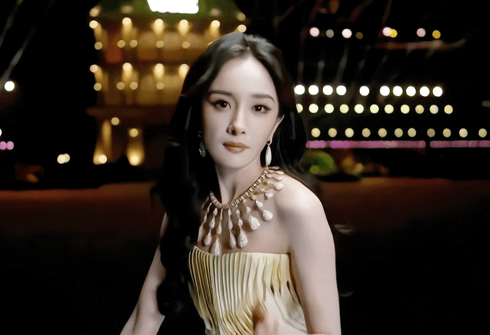 vogue盛典，这三位女星，让人好意外！第一位：杨幂作为开场明星，幂幂的出场让后