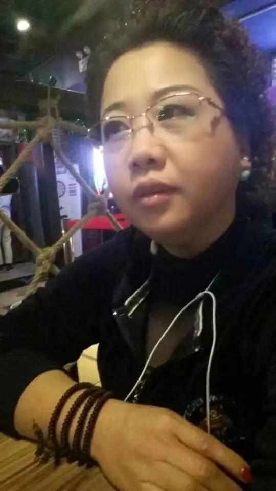 昨天在车站，点了一个现炒快餐，老板娘炒好后给我端上桌，然后对我说用大碗什么我没听