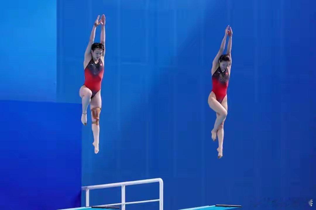 陈艺文林珊双人3米板冠军 全运会跳水女子双人3米跳板决赛，广东队选手陈艺文/林珊