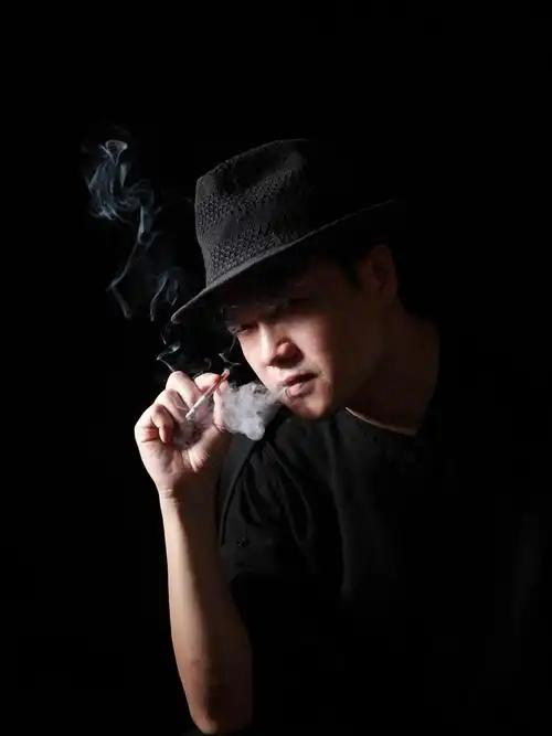 看到一位性学家很通透的一段话，瞬间读懂了无数男人的心酸：“男人身体垮得快、走得早