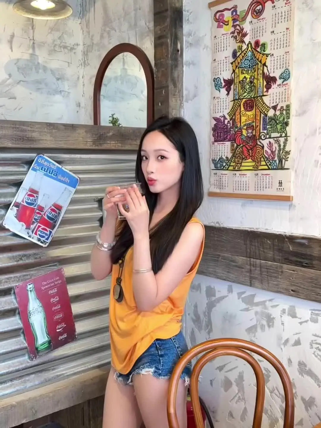 “别骗我 我的心是芝士薯条大披萨做的！”