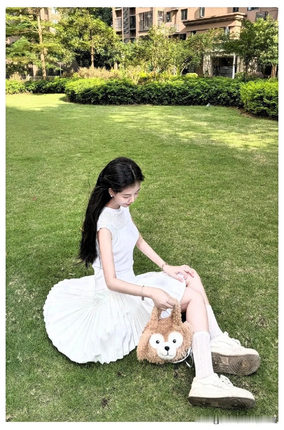 “是你高考结束了，不是咱家暴富了！”
 
昨晚同事和刚考完的女儿大吵一架，就因为