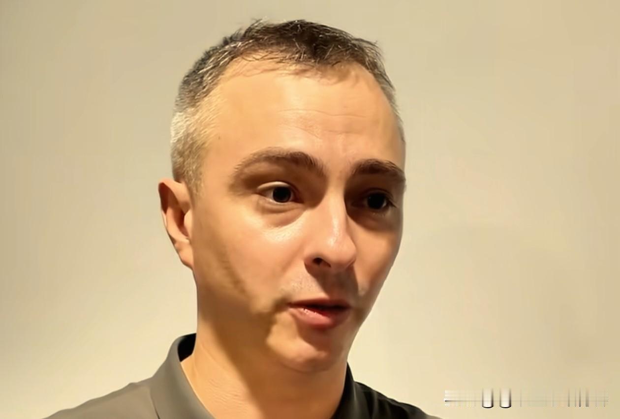 亚科列维奇谈:胡明轩、崔永熙、焦泊乔归队:

非常开心，我们迎来了三名重要国手归