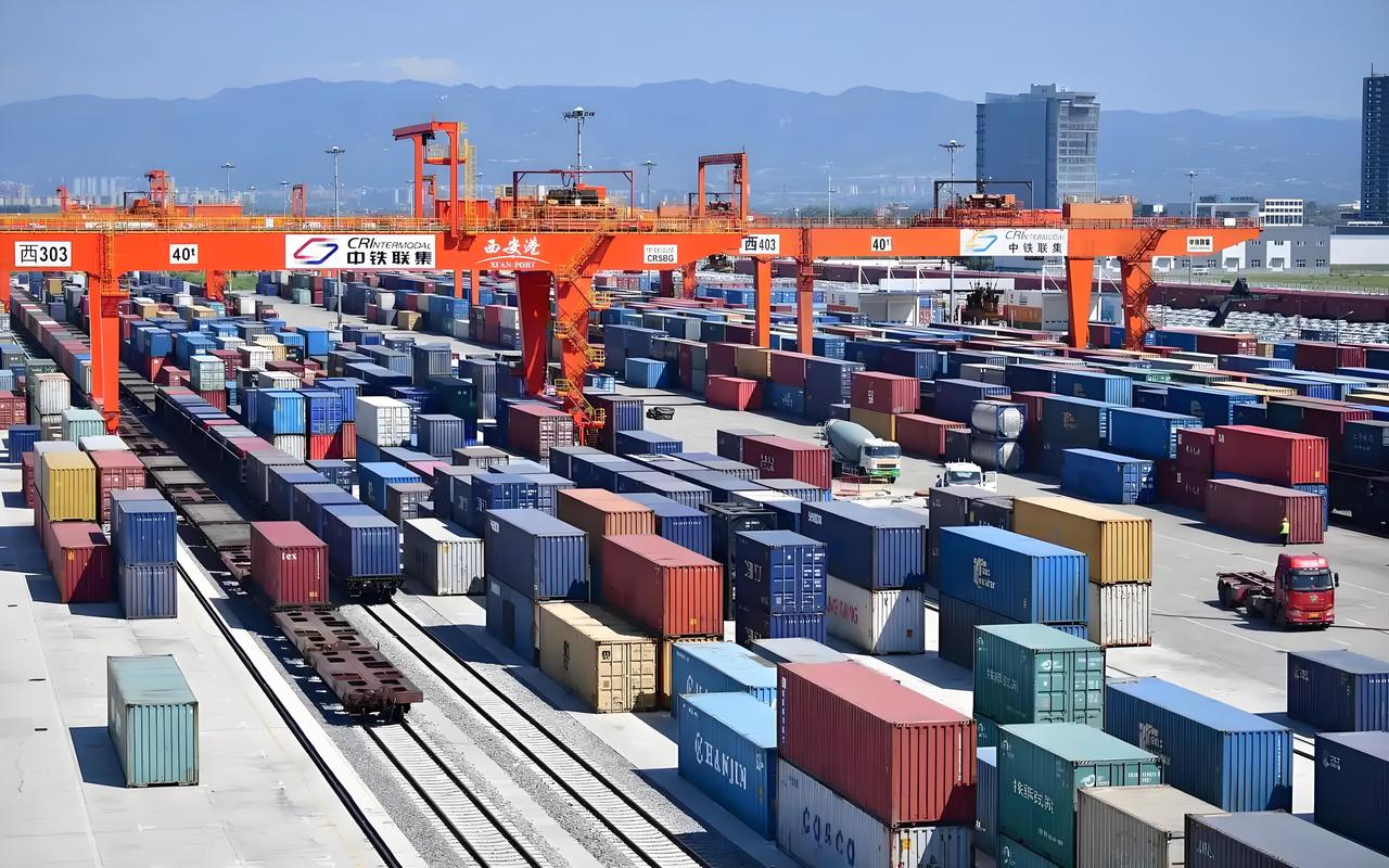 8月份规模以上工业企业利润反弹乃是因为去年同期低基数，以及通过行政手段促使相关产