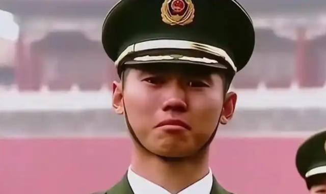 没人预料到，之前被誉为“最美升旗手”的退伍军人张自轩，竟然在回到地方仅仅四个多月