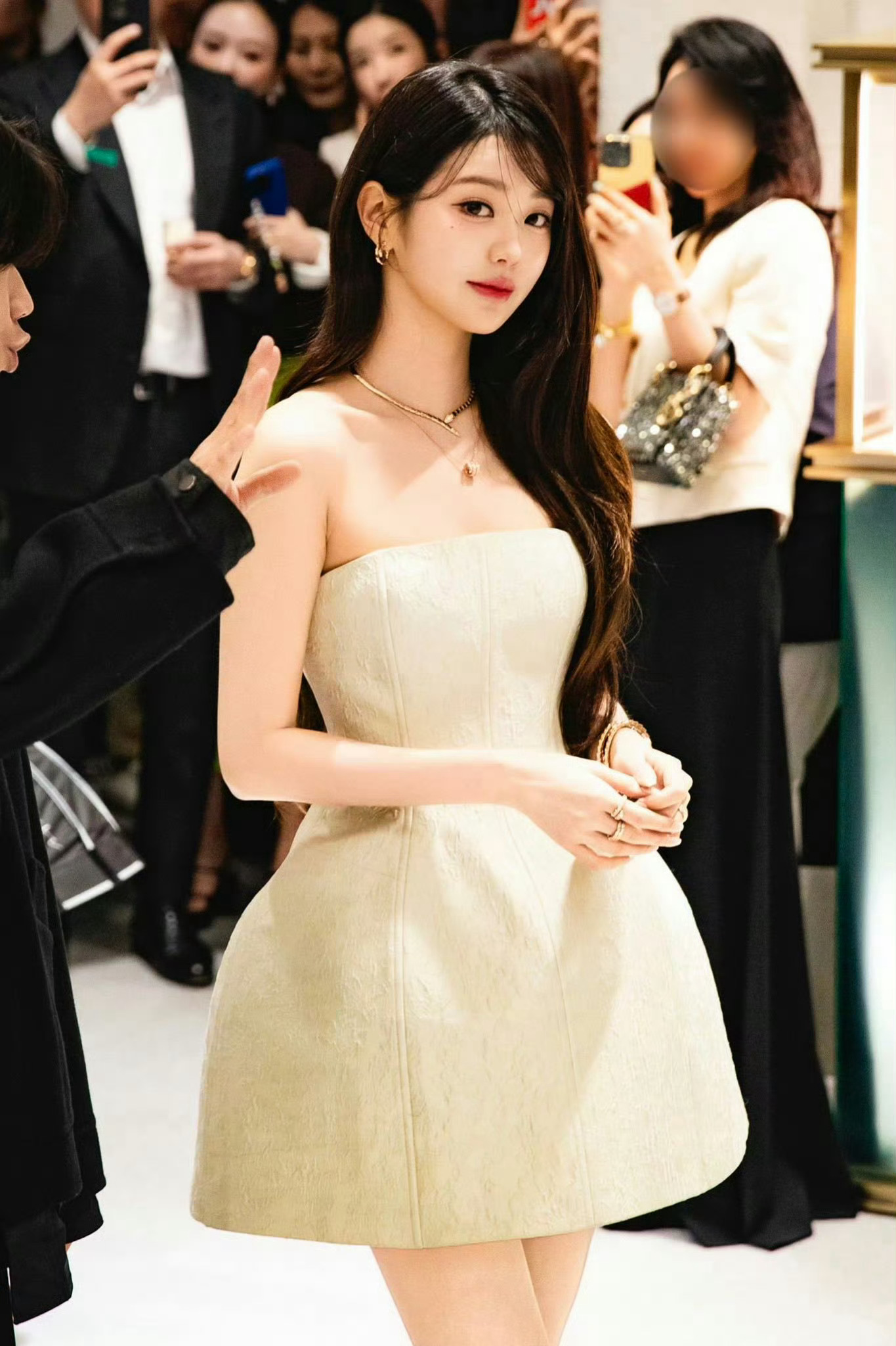 张元英尝试喝了啤酒 【张元英】辱骂与赞美齐飞的17岁已经过去，现在是你所向披靡的