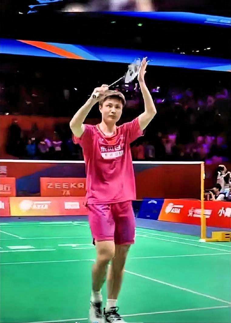 2026年亚洲羽毛球锦标赛六大之最

最意外的夺冠—女双冠军李怡婧/罗徐敏🇨?