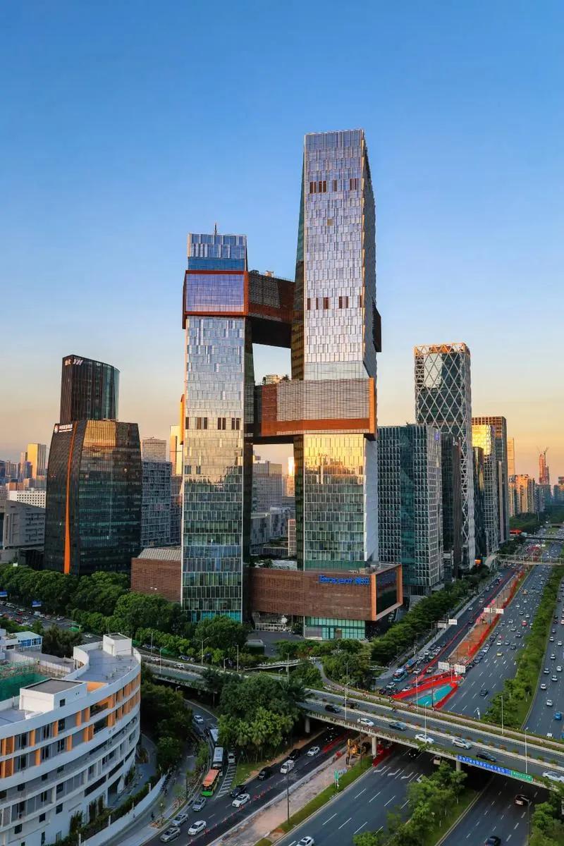 真的惊呆了，杭州套均总价半个亿的项目首开就一把卖光。更让人惊讶的是，买家的平均年