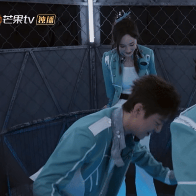 何老师看似说好玩实则心死了Vocal！何老师对小球那么好，小球还折腾他，他表面笑