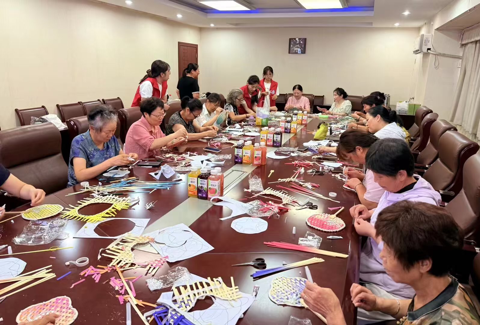 秦岭笑谈 【永“钚”言弃实践队三下乡：非遗竹扇传古韵 志愿服务聚民心】三下乡曲师