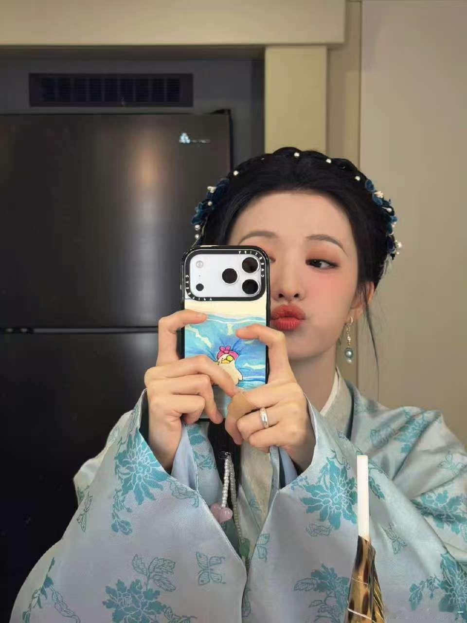 王楚然生日营业照王楚然生日拍戏中祝这个楚然生日快快又乐乐 