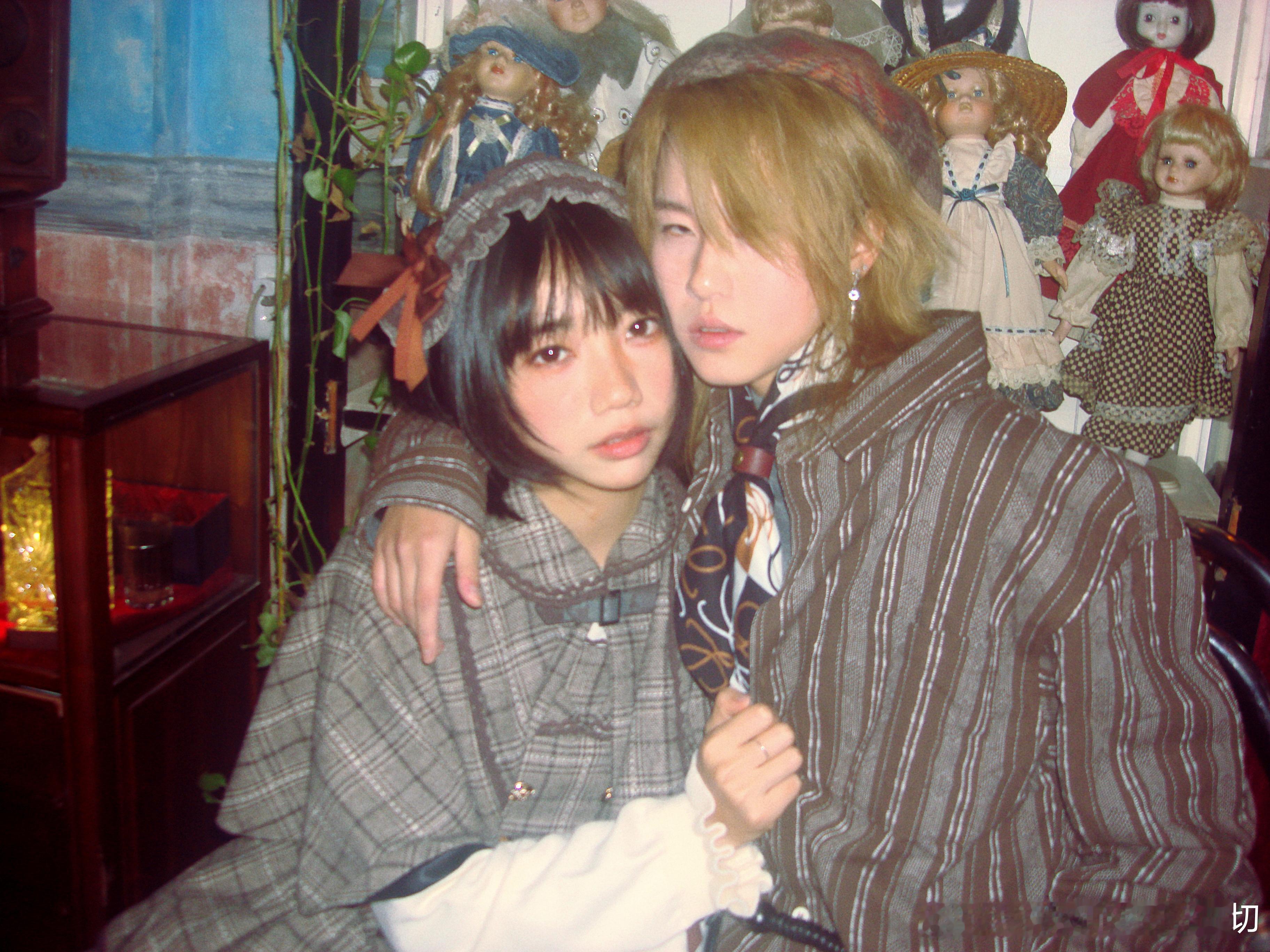 像上世纪终末的情侣 