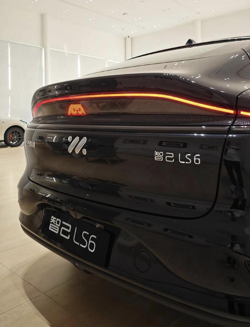 2026年燃油车新规落地，燃油车全军覆没？车企和车主双双焦虑，这可咋办？

20