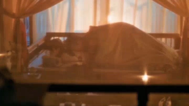 樊长玉从被子里爬出来像极了小猫 