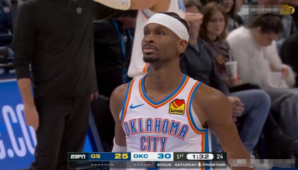 雷霆超级巨星亚历山大真是篮球之耻！在今天雷霆主场以104：97击败勇士的比赛中，