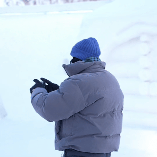 米卡说自己像爸爸的爸爸 老米都没意识到自己越走越远，米卡在后面一路找一路问，这种