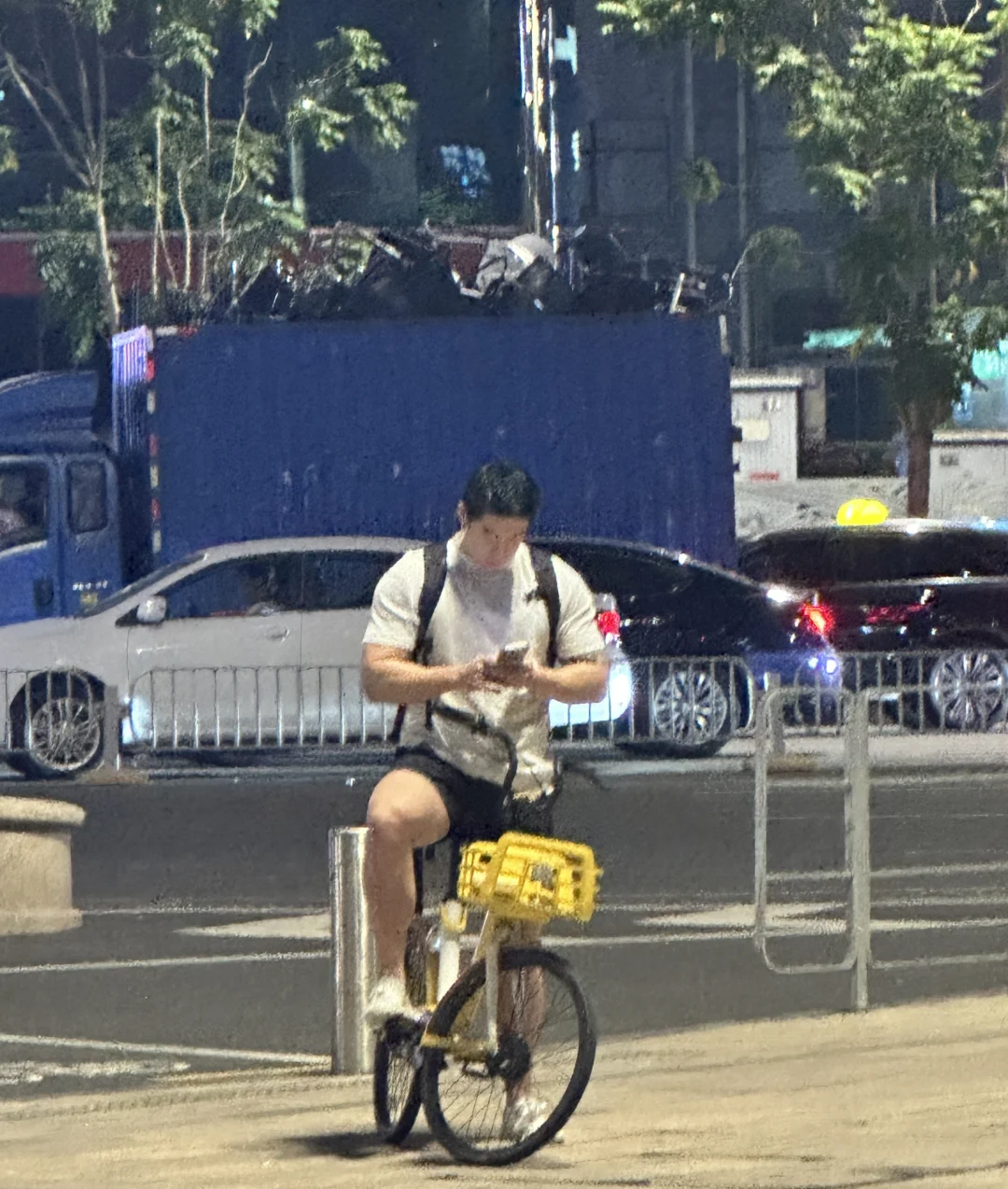 霸凌小黄车💢💢 不要让官方看到👀