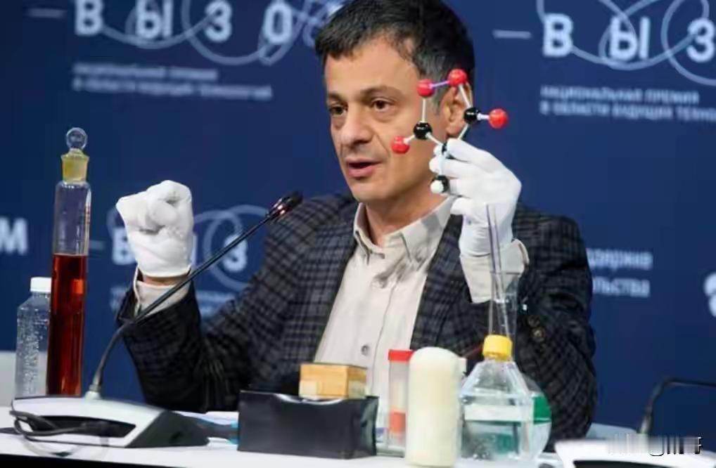解读俄科学家奥加诺夫“中国多项领域已是世界第一”:
 
顶尖计算材料学家阿尔乔姆