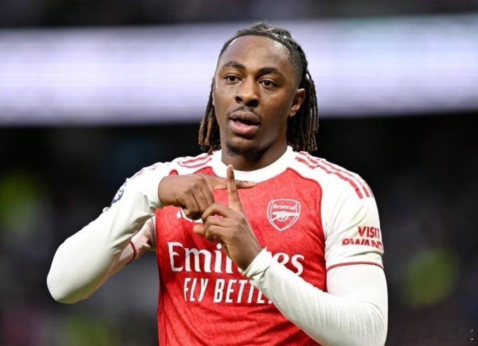 本轮英超焦点大战中，阿森纳以4-1大胜北伦敦死敌热刺，而全场最耀眼的名字毫无疑问