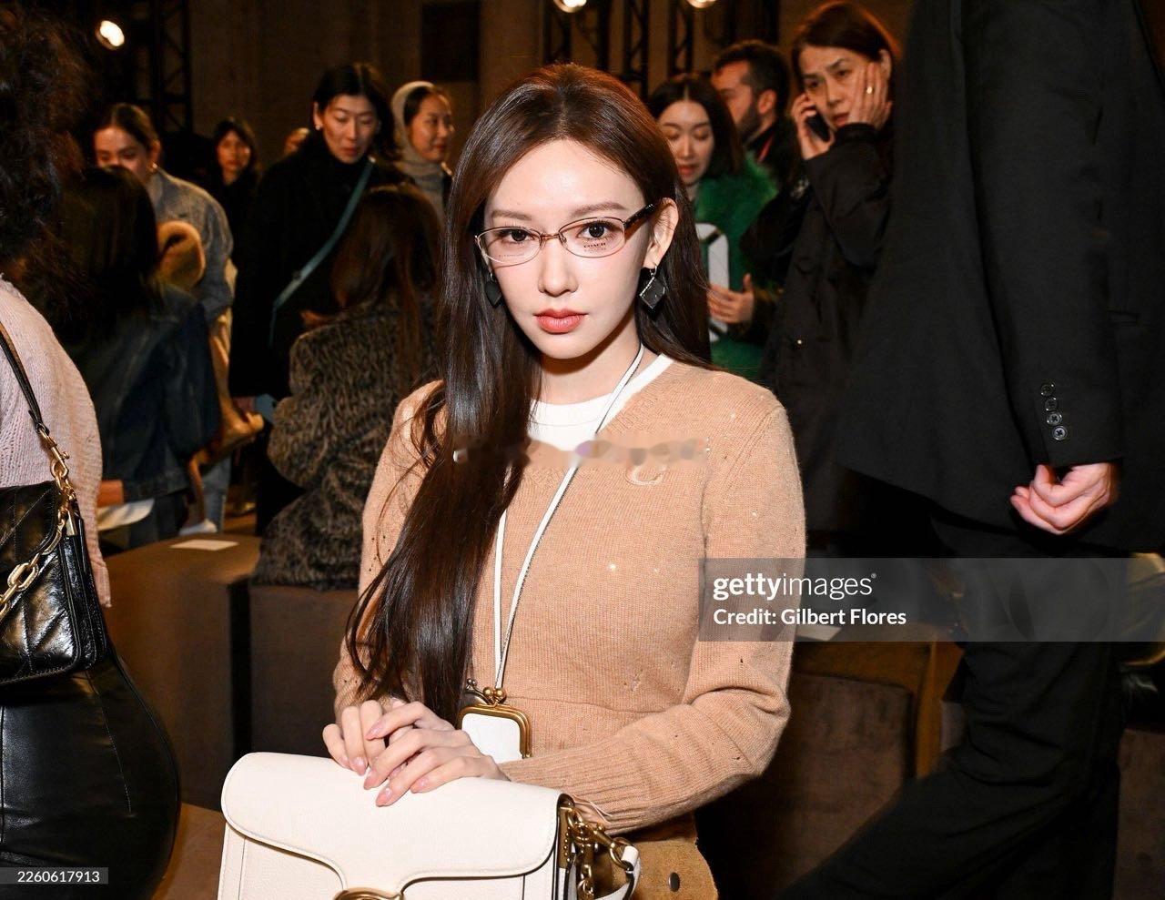 程潇今年妆造也是好起来了，美女多多参加活动呀，今天纽约时装周的表现也蛮不错