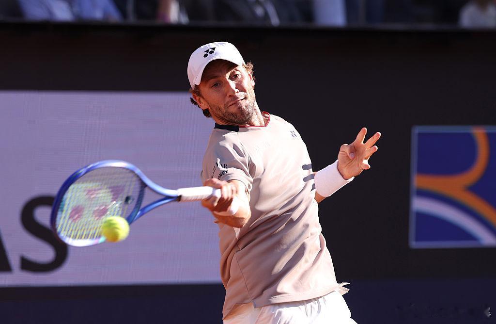 辛纳先下一盘💪ATP1000 罗马大师赛男单决赛，辛纳克服开场先被破发，以6-