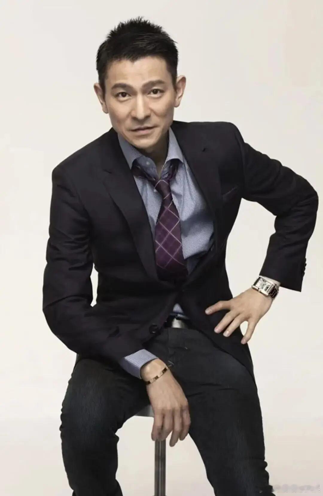 刘德华长期主义具象化了 听刘德华聊几十年的从业经历，言语通透沉稳，没有半点浮躁，