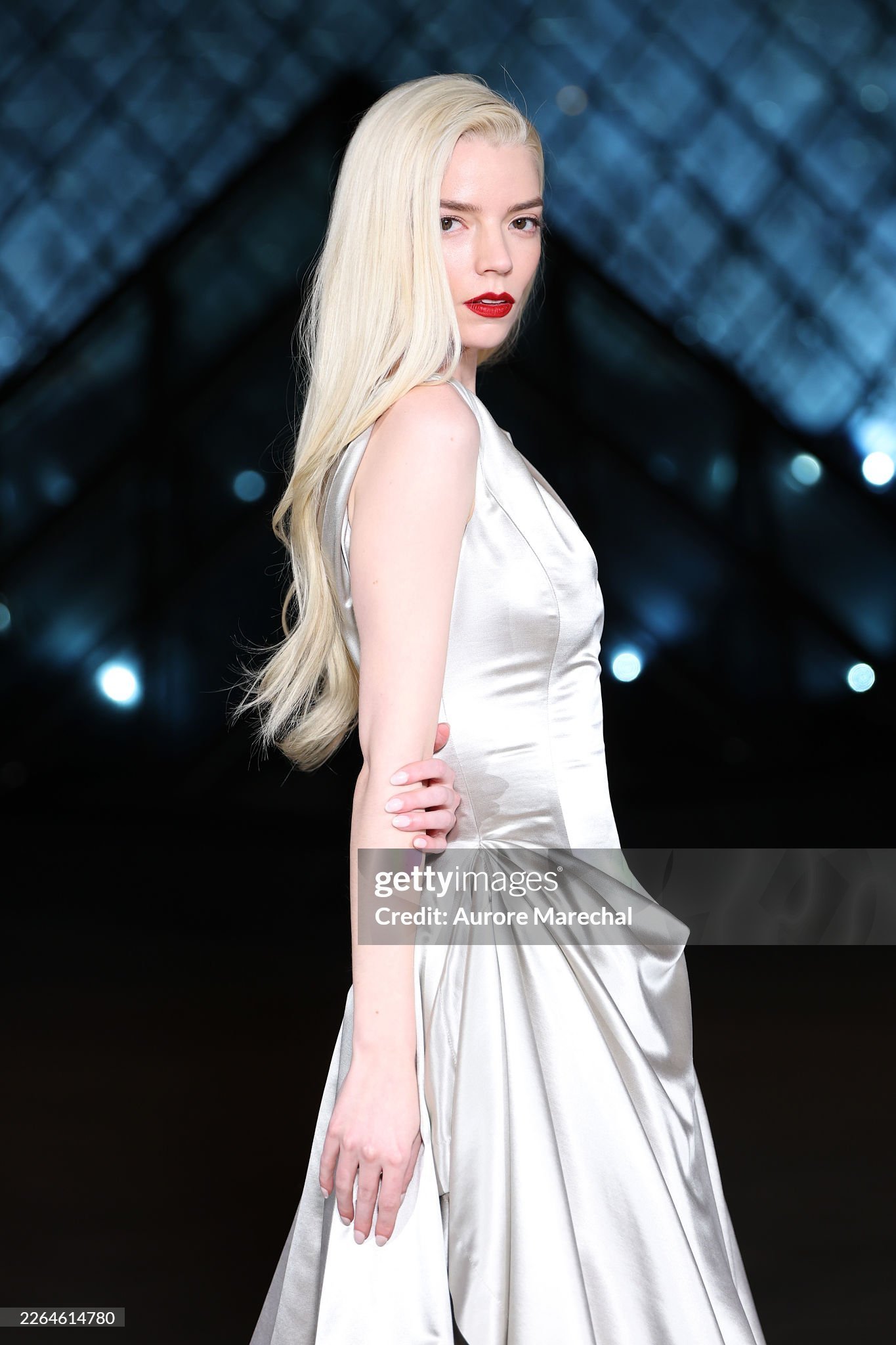 此女如此耀眼～✨Anya Taylor-Joy卢浮宫慈善晚宴🥂Le Grand