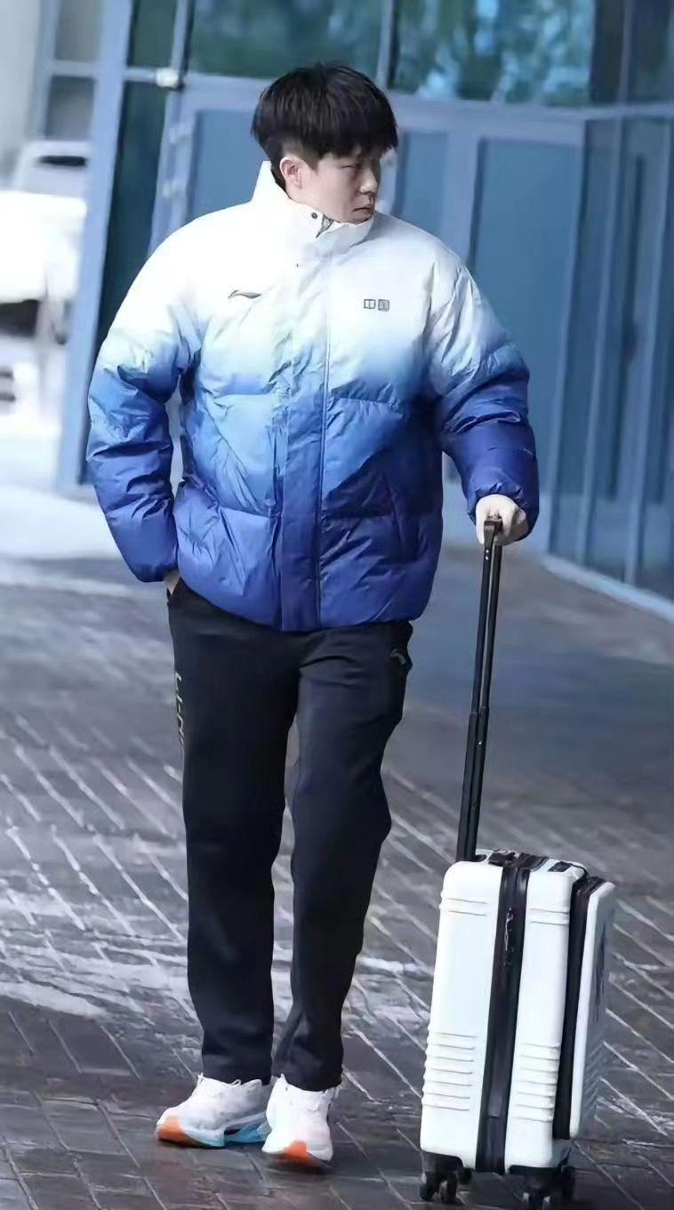 同一款羽绒服，被穿出来不同的效果