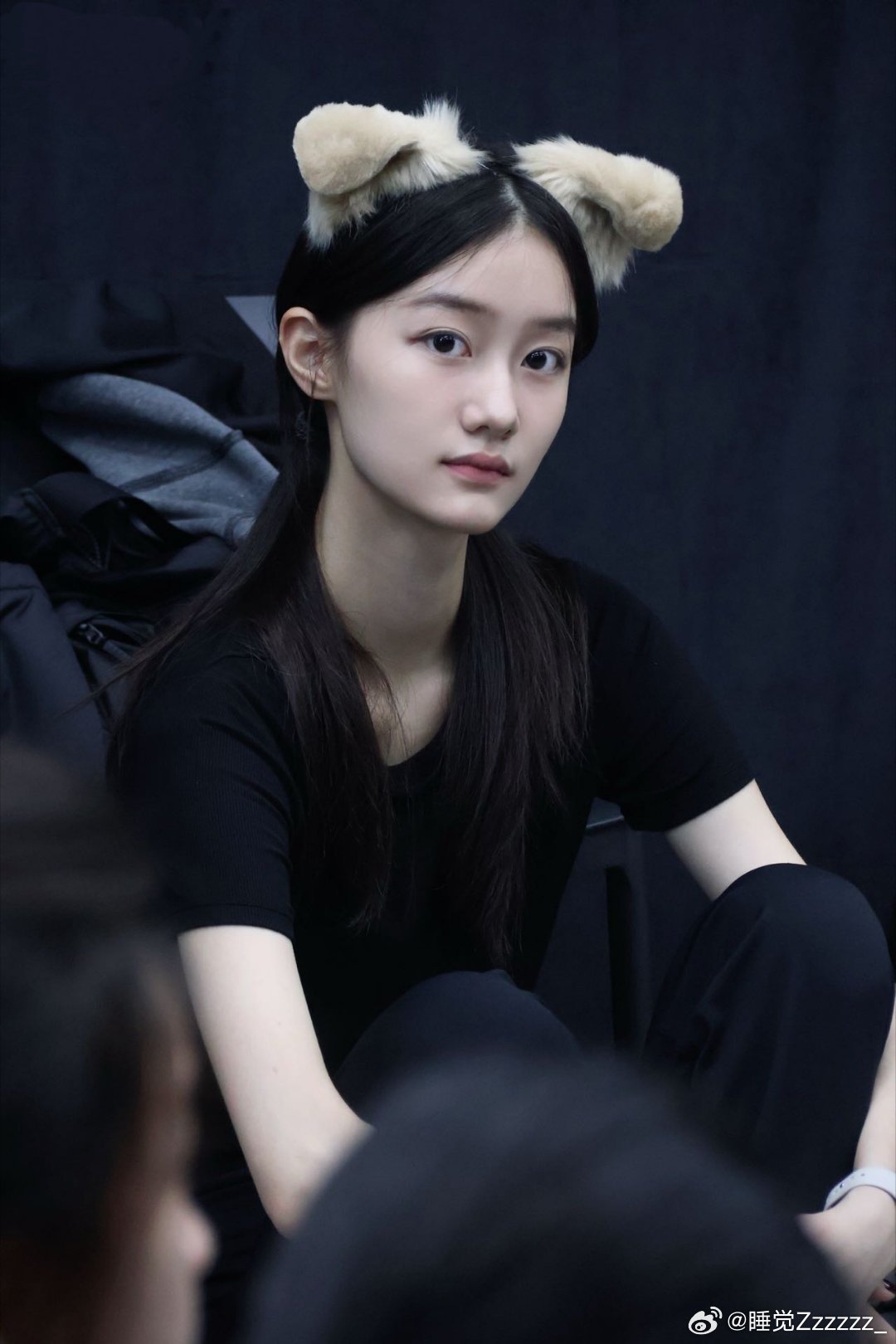 被孙俪抱着长大又成了孙俪校友当年被孙俪抱着的小温宜长大啦，18岁的她冲刺北电将成