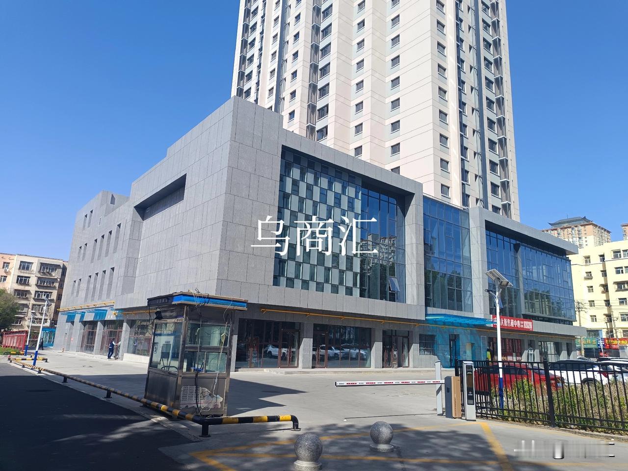 前些年珠江路东延，打通了新华南路最后一个节点，但西延一直未有进展。不过城市更新并