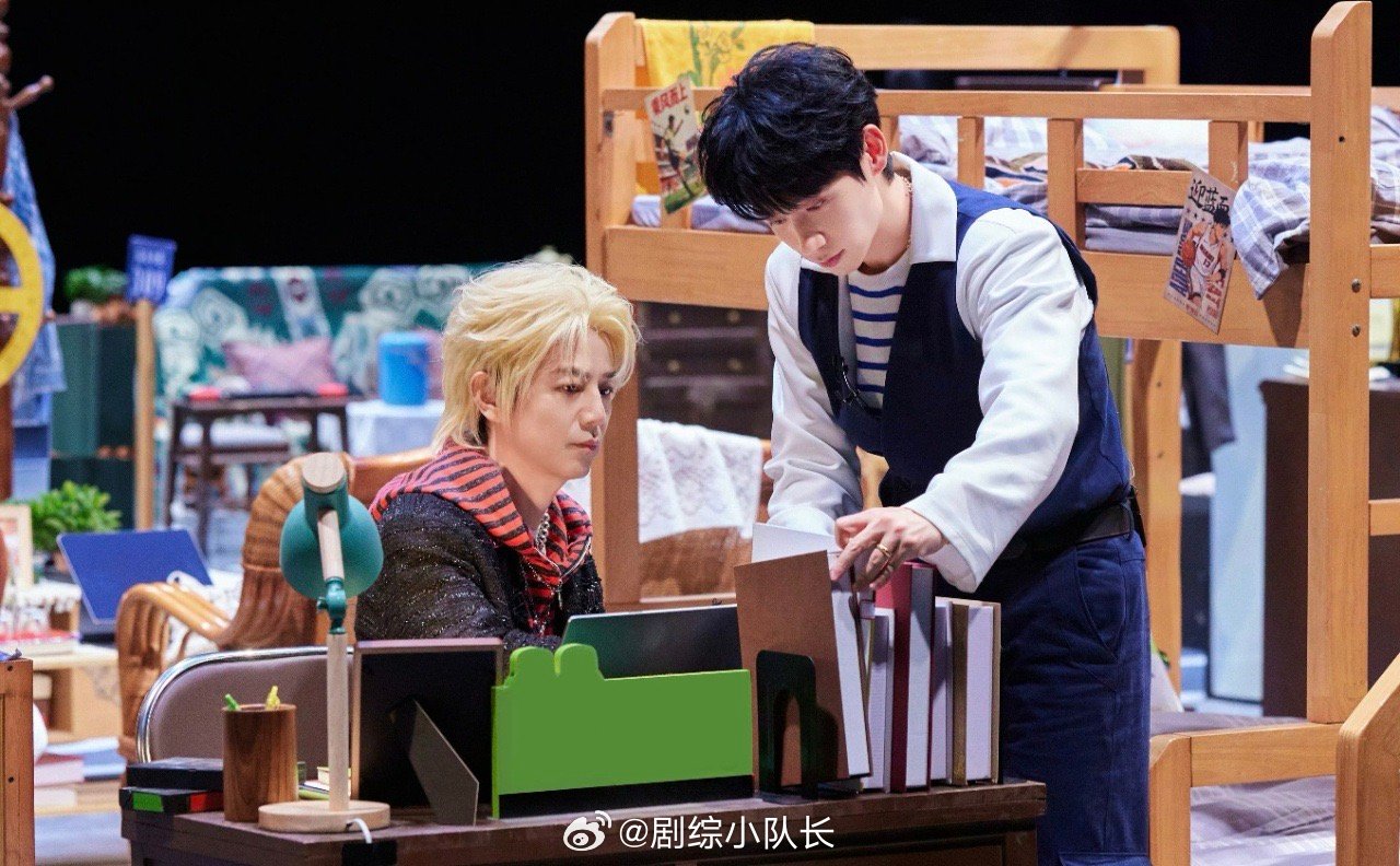 何老师淋过雨所以想为别人撑伞大侦探最动人的英雄主义：自己淋过雨，却只想为别人撑伞