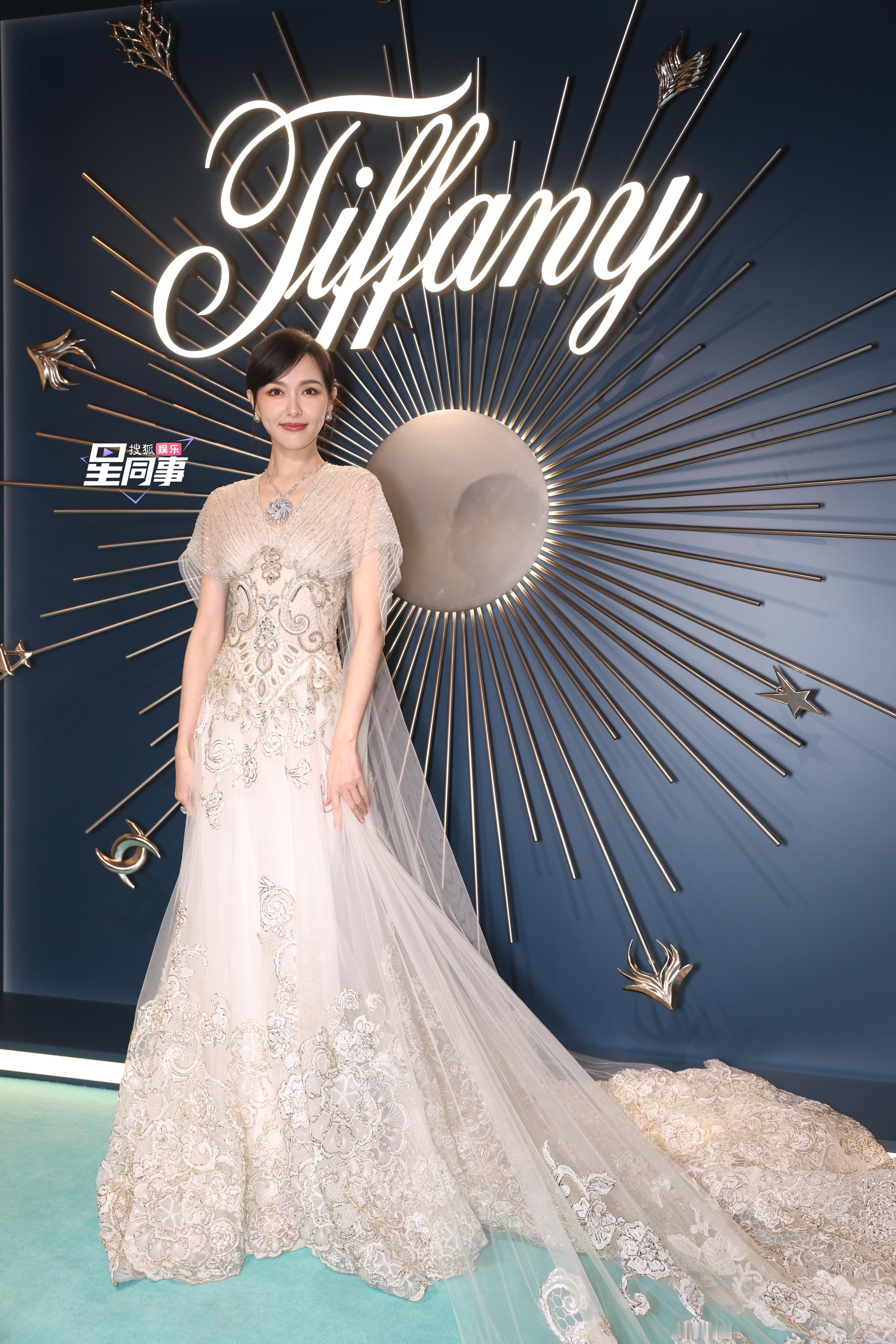 唐嫣   in   Georges Hobeika Fall 2024 Cout