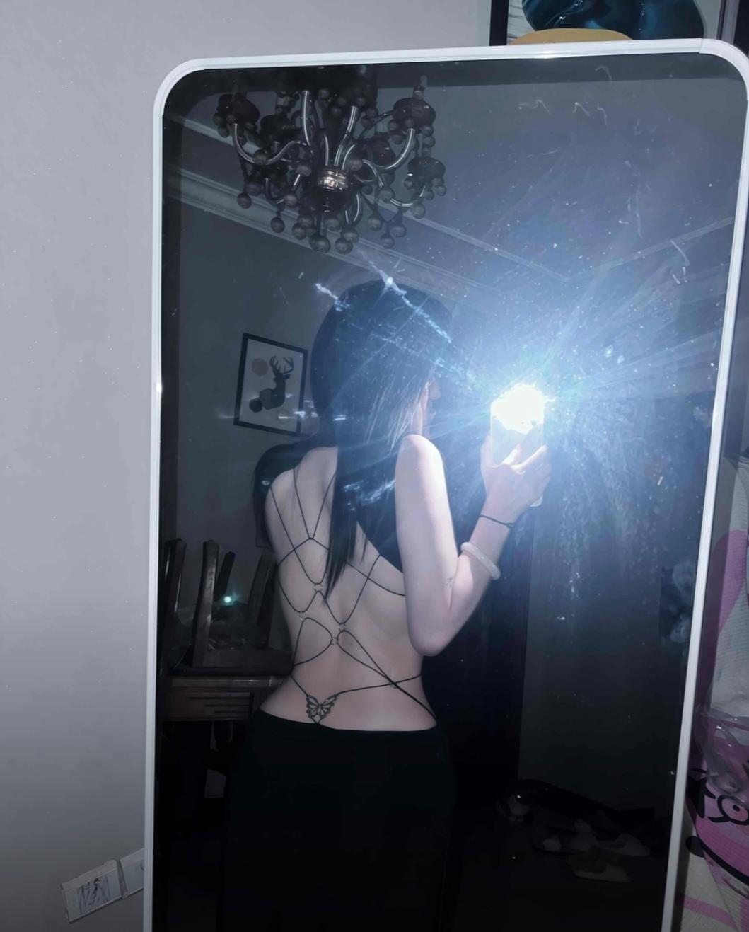 我请你爱我的明媚 也爱我的缄默御姐