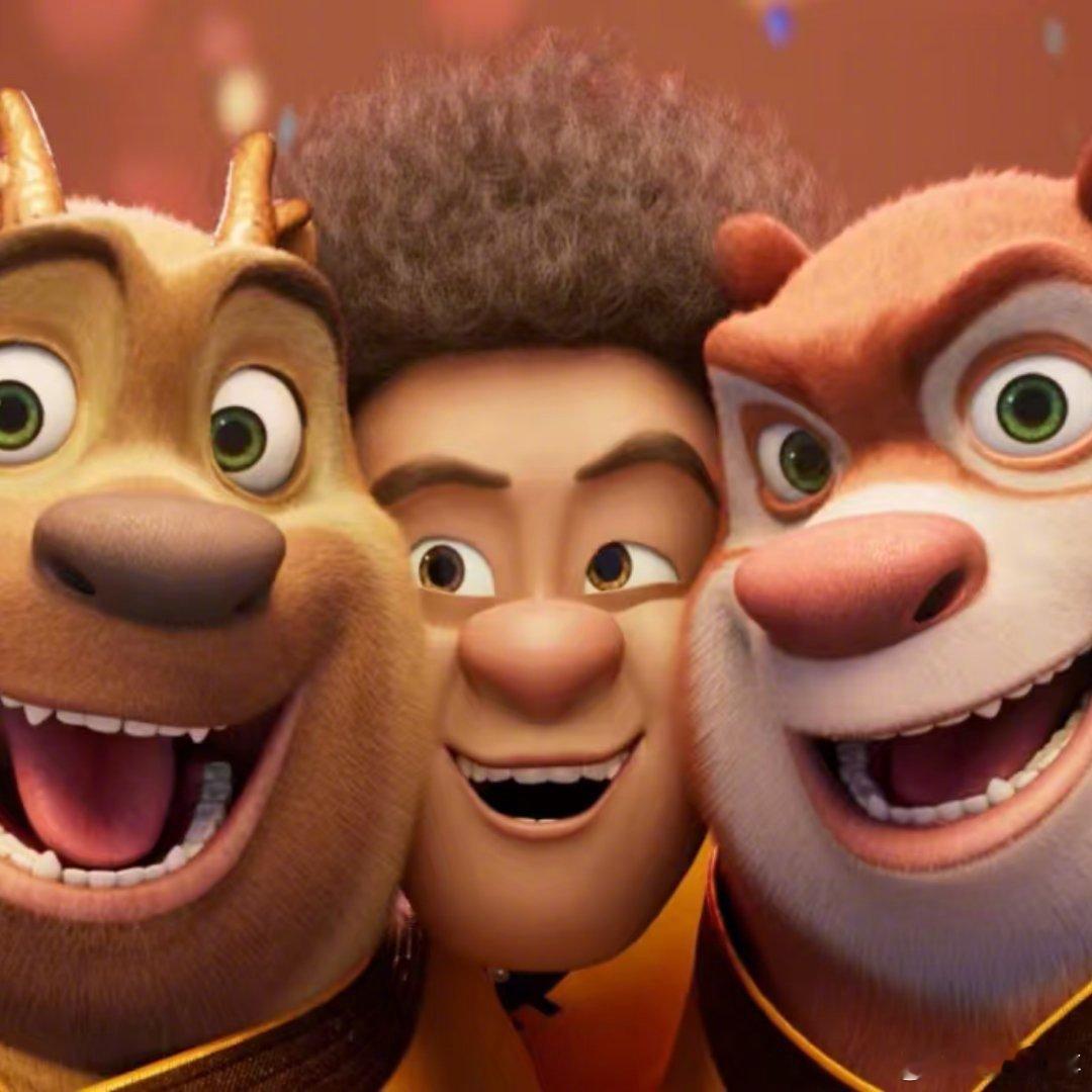 熊大熊二跳舞像火锅里狡猾的宽粉 熊大熊二魔性唱跳，灵活又可爱，每一帧都像在火锅里