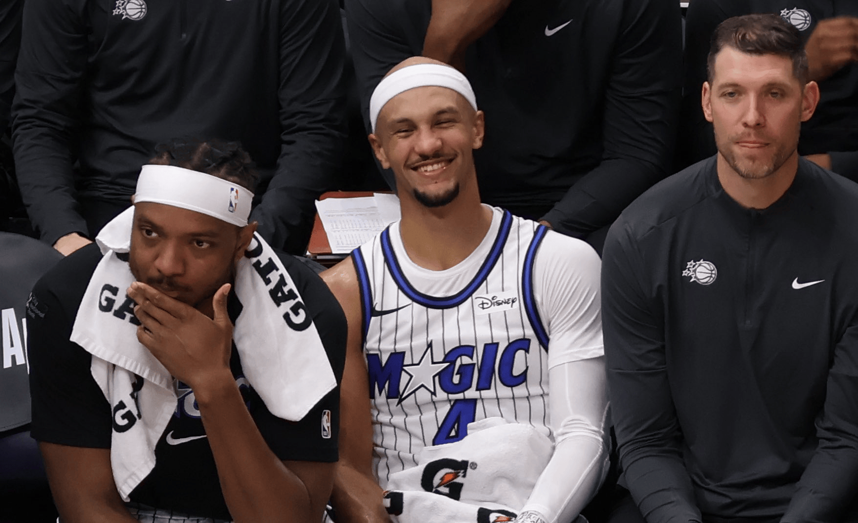 NBA官方：萨格斯因向观众席方向扔牙套被罚款2.5万美元