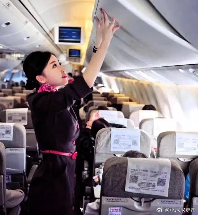 有网友在法国机场偶遇潘玮柏，和他老婆宣云！宣云嫁给他，直接跨越阶级了，旅行自由，